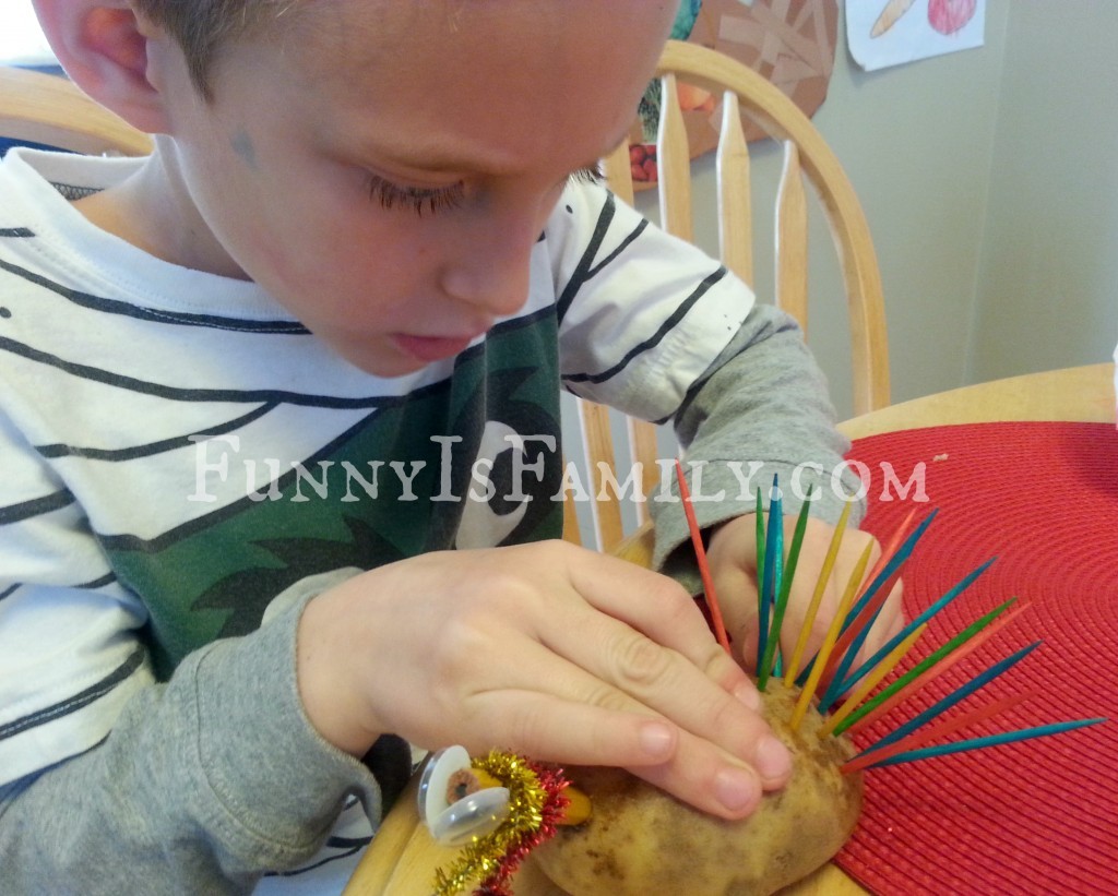 Easy Thanksgiving craft from FunnyIsFamily.com.