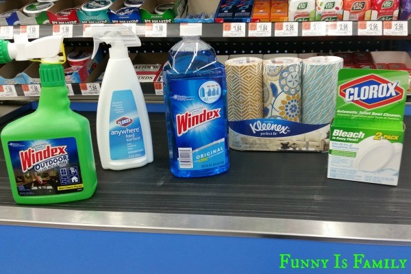 The sun is glistening on the cobwebs in the corners which tells me it's time for spring cleaning! Get my lazy girl's guide to easy cleaning here! #SpringClean16 #Walmart